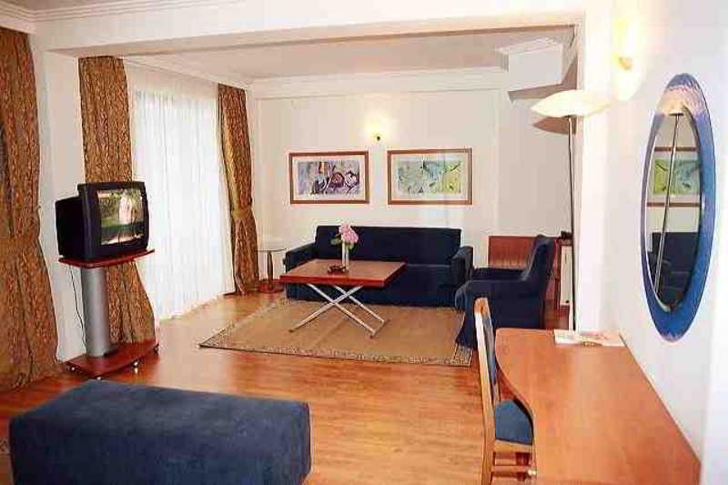 Hotel Butrinti 4*